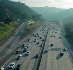 Участок фривея Сан-Диего - Сакраменто: как и большинство других дорог этого класса в Калифорнии,он имеет цементобетонное покрытие. Разрешенная скорость - до 65 миль в час(104 км/ч). По опыту водителей, нет опасности быть оштрафованным при скорости до 85 миль в час (136 км/ч), но не рекомендуется ехать медленнее 45 миль в час (72 км/ч ).