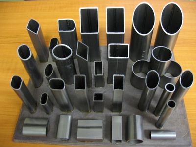 Алюминиевые листы и трубы в промышленности и строительстве
