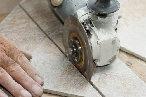 Чем резать керамическую плитку: обзор бытового и профессионального инструмента