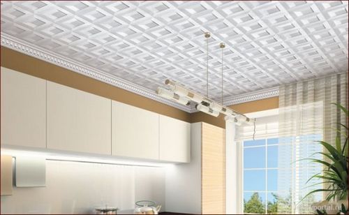 Как клеить плитку на потолок без швов?