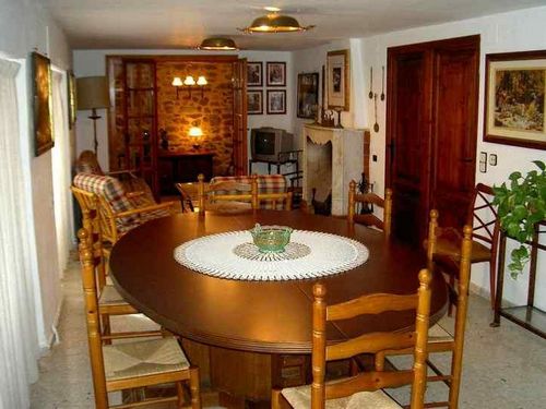 Овальный стол на кухню: стеклянные обеденные столы на одной ножке, круглый деревянный стол в маленькую кухню, фотогалерея, видео