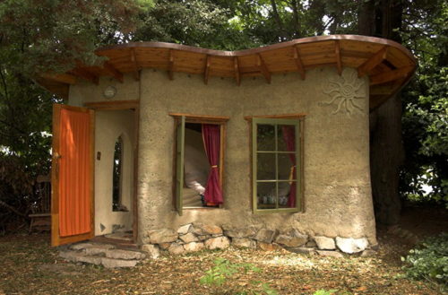 Строим дом по технологии глиночурки. Инструкция по строительству дома из глины и дров. Технология глиночурки. Дом из дров и глины своими руками
