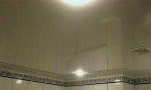 Зеркальные потолки в ванной комнате - различные типы, фото