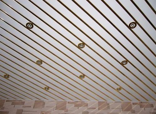 Как сделать подвесной реечный потолок своими руками - особенности устройства, преимущества металлической конструкции, фото и видео инструкции