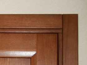 Как правильно установить наличники разные способы монтажа планок на дверь