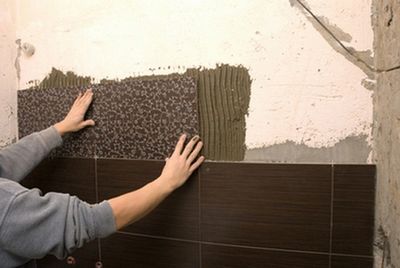 Как сделать ремонт санузла своими руками: фото инструкции по укладке плитки и отделке санузла пластиковыми панелями, примеры ремонта совмещенных ванных комнат