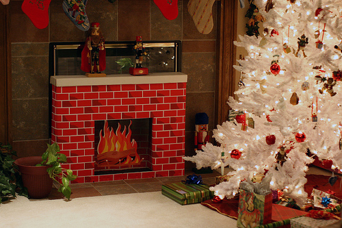 Камин из коробок своими руками: пошаговая инструкция с фото (камин, коробка, картон) Камин из коробок своими руками: пошаговая инструкция с фото