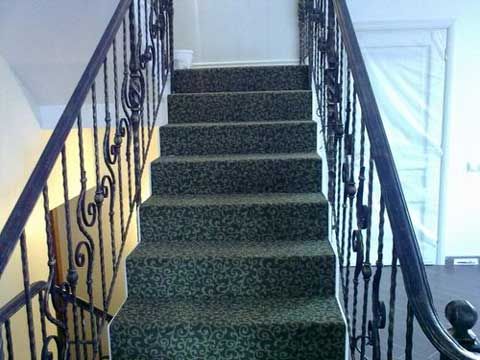 Ступени из ковролина: отделка лестницы, описание стыковки, накладки