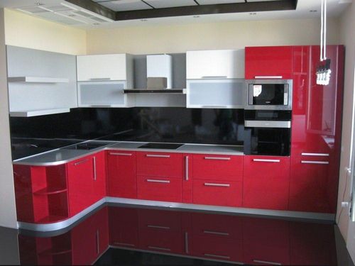 Бордовые кухни: фото, цвет белый с другими, дизайн в интерьере, серая столешница, тона, черные стены и фартук, угловые кухни, видео