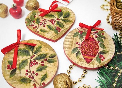 Декупаж шампанского, бокалов, тарелок, на Новый год 2018 своими руками (бутылка, краска) Декупаж шампанского, бокалов, тарелок, на Новый год 2018 своими руками