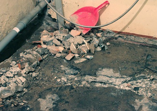 Как выровнять бетонный пол своими руками
