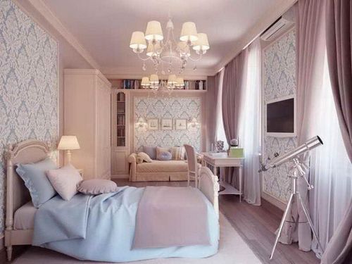 Классическая мебель для спальни: гарнитур и кровать в белом стиле, шкафы-купе и фото кресел, тумба и диван, консоль
