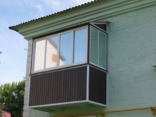 Остекление балконов в сталинских домах: виды, инструменты, монтаж (фото)