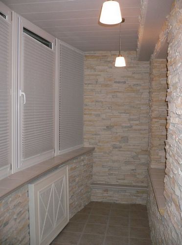 Отделка балкона декоративным камнем: облицовка стен искусственным камнем на лоджии, фото