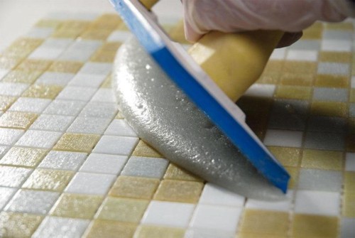 Технология облицовки стен керамической плиткой. Керамическая плитка: виды, характеристики, технология укладки материала. Особенности, виды, плюсы и минусы керамической плитки. Этапы отделки стен керамической плиткой
