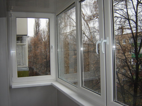 Теплое остекление балкона. Теплый способ остекления балкона. Что такое теплое остекление? Виды остекления балкона. Как застеклить балкон теплым способом.