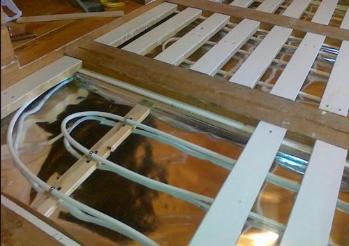 Теплый водяной пол: на деревянном основании, как положить доску, укладка и монтаж по финской технологии