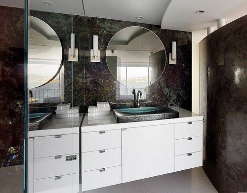 Зеркальная комната: полотно для ванны, плитка в ванной и зеркало встроенное, стена и отделка, мозаика вместо зеркал